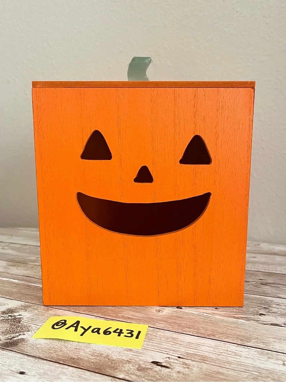 Target Bullseye Wooden Pumpkin Halloween Tissue Holder🌸